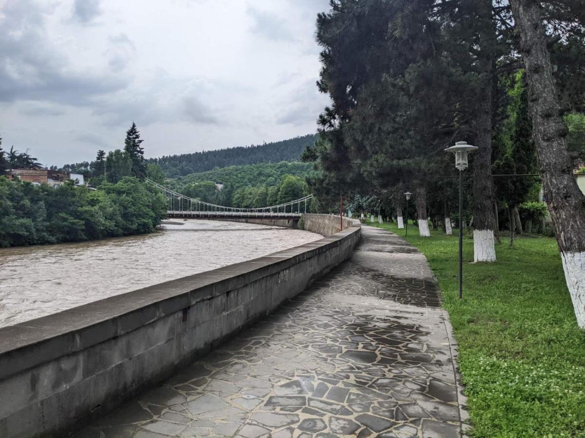 Riverside Bordzjomi Buitenkant foto