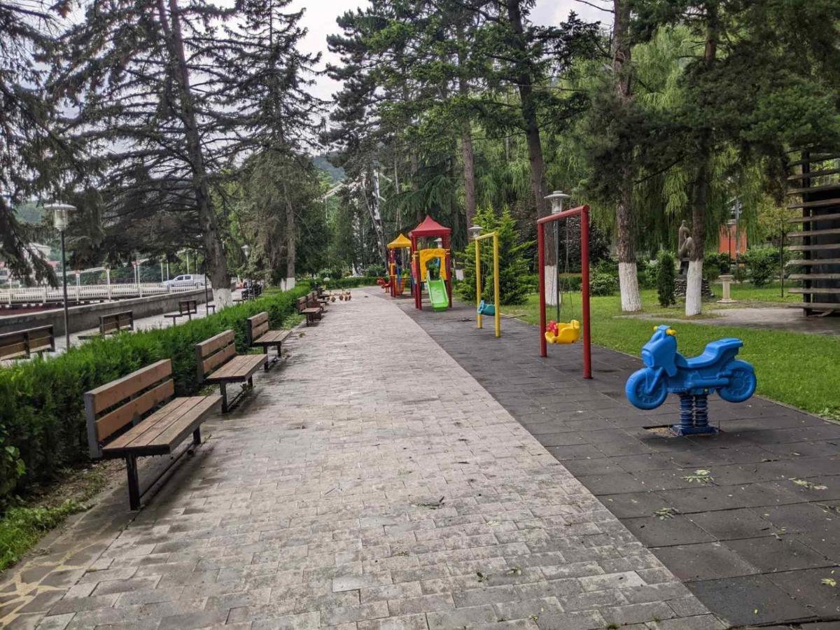 Riverside Bordzjomi Buitenkant foto