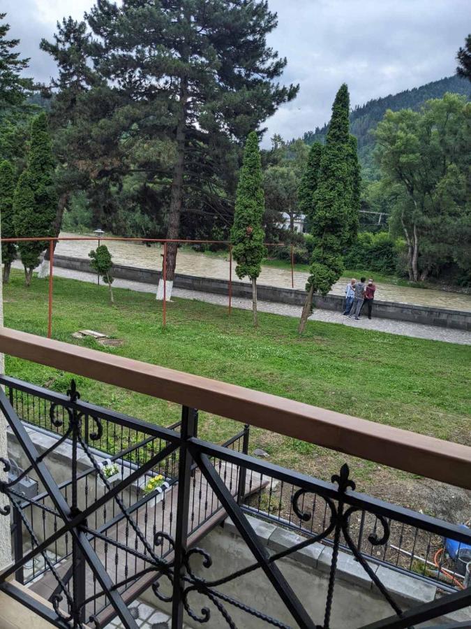 Riverside Bordzjomi Buitenkant foto